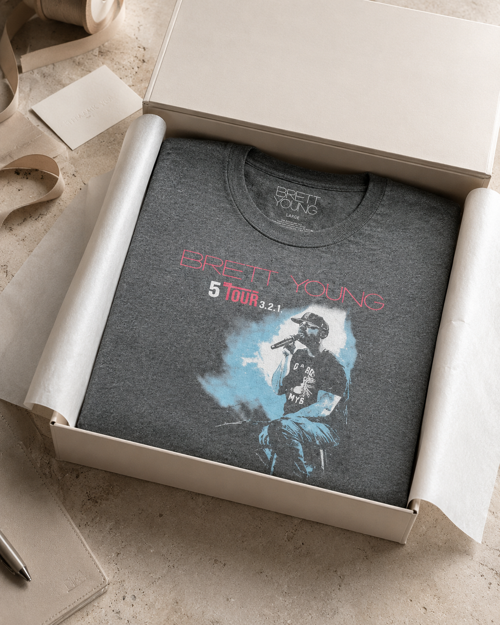 Brett Young 5 Tour graphic T-shirt men's Large front and size label