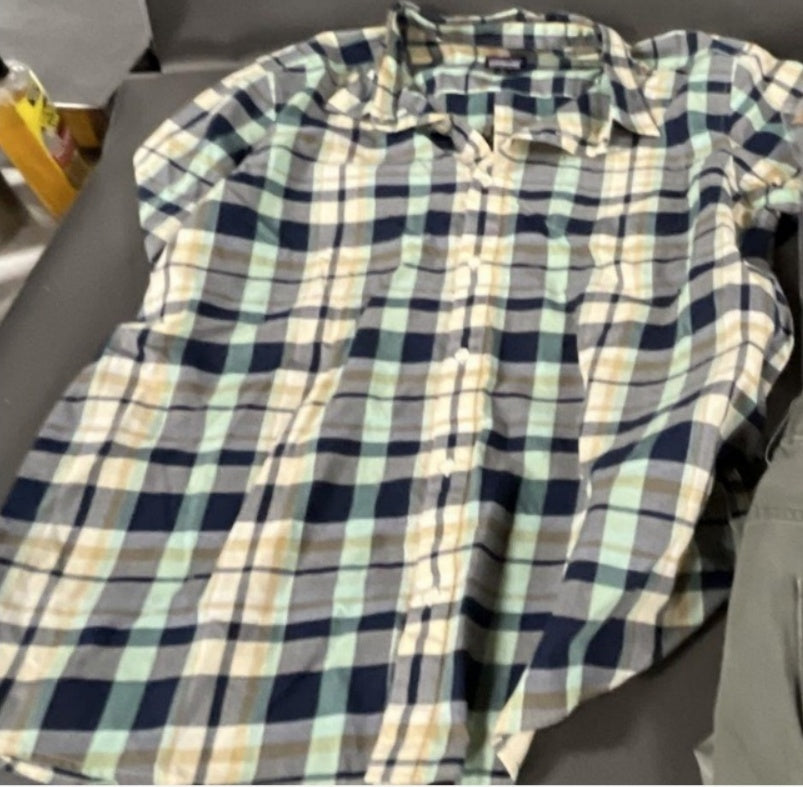 Patagonia men's organic cotton short sleeve plaid shirt source photo