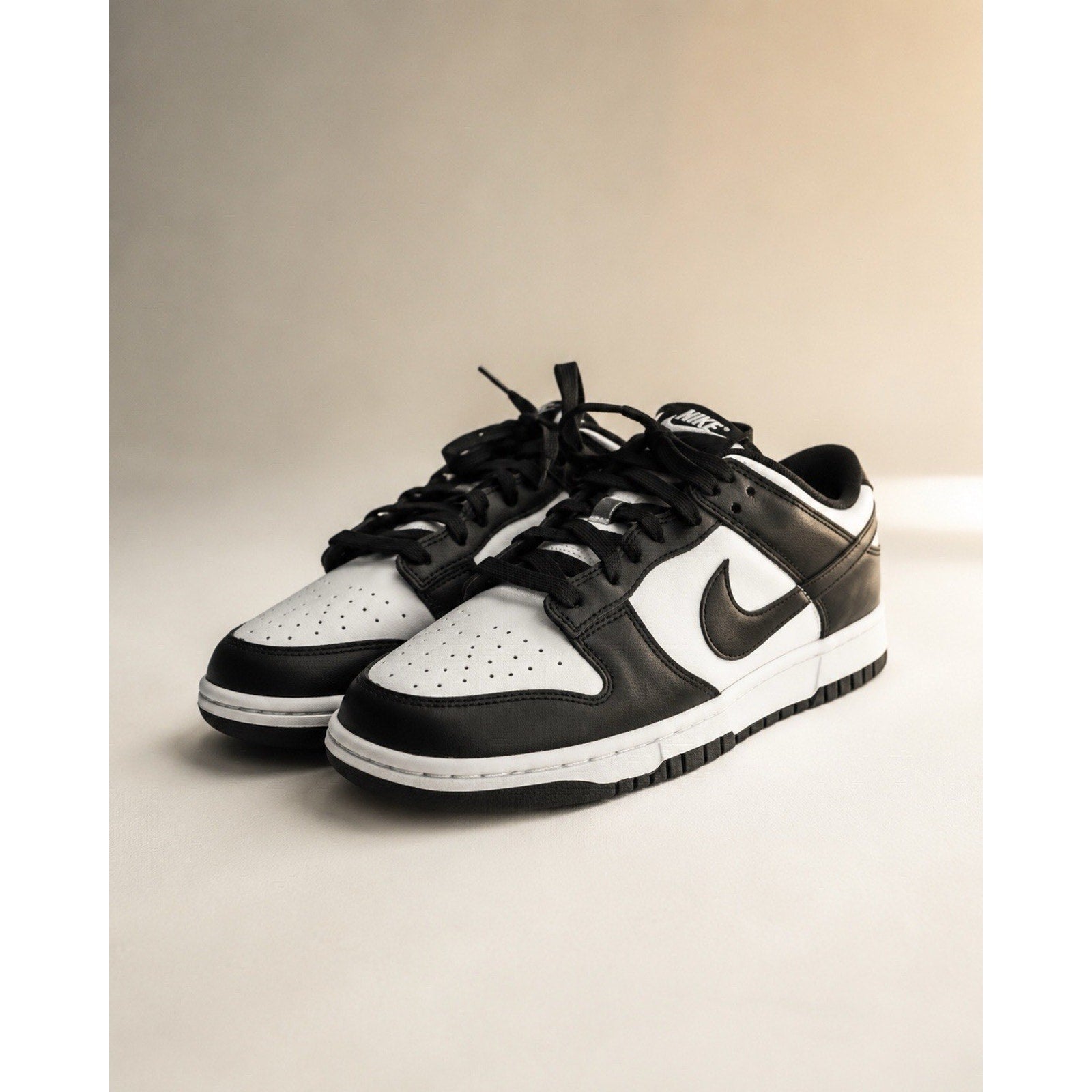 Nike Dunk Low Retro Panda Men’s Size 9 Black White Leather Sneakers
