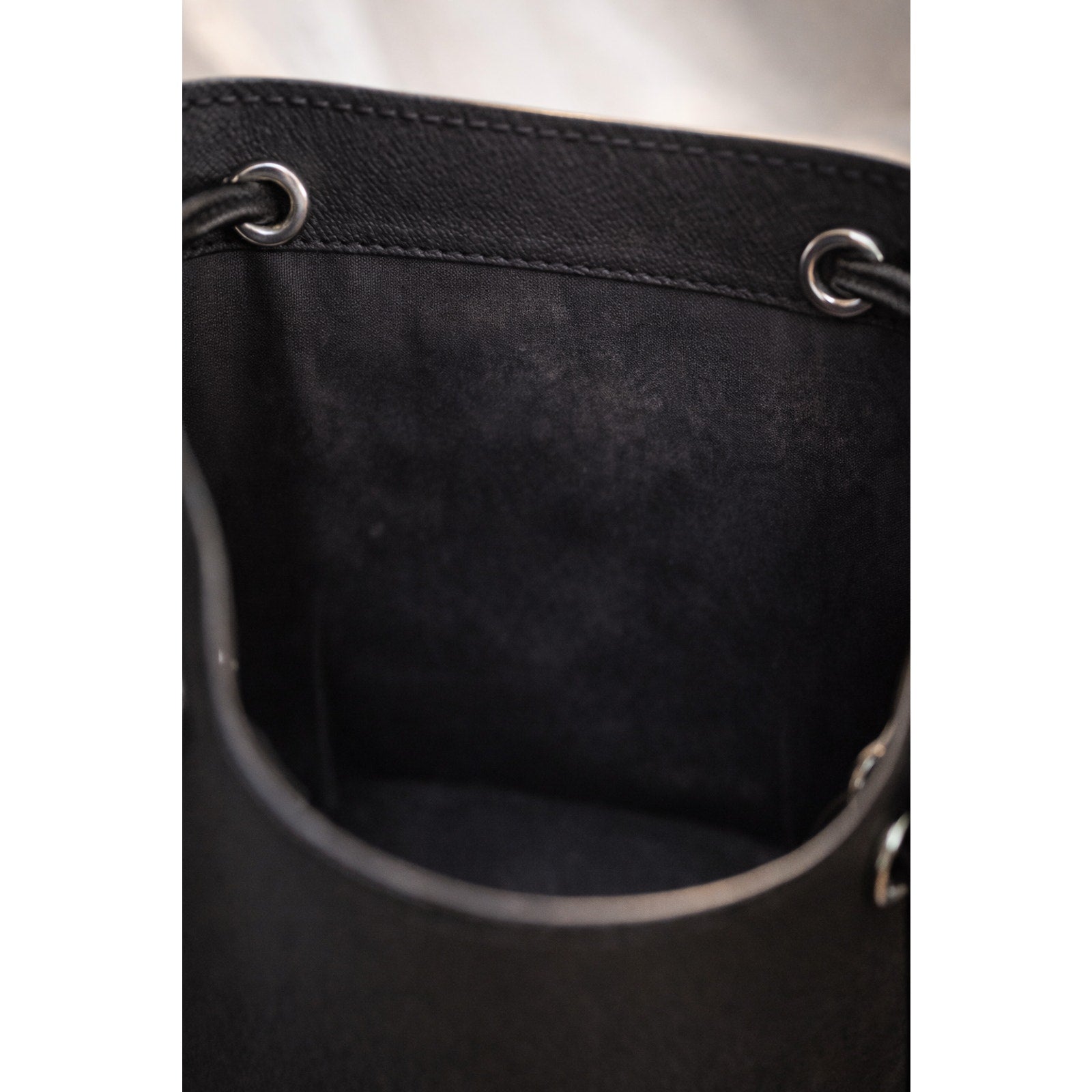 Michael Kors Suri Medium Saffiano Leather Bucket Bag Black Crossbody