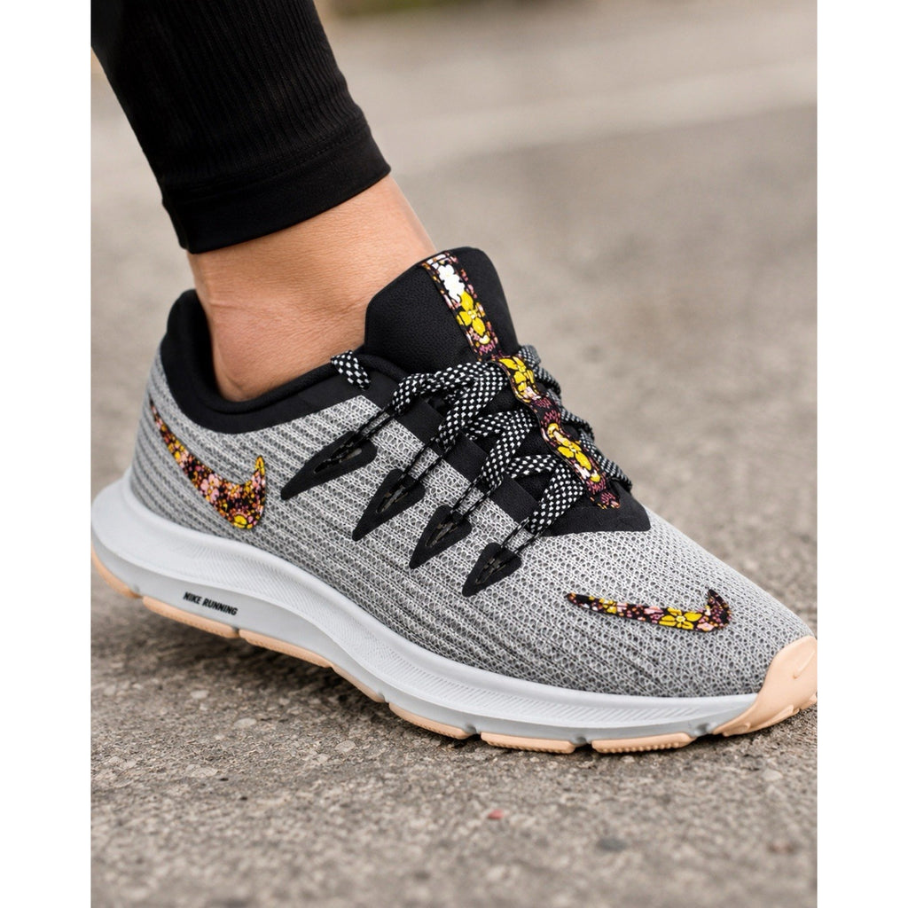 Nike Quest SE Women’s Running Shoes Gray Floral BQ9267 Size 9.5