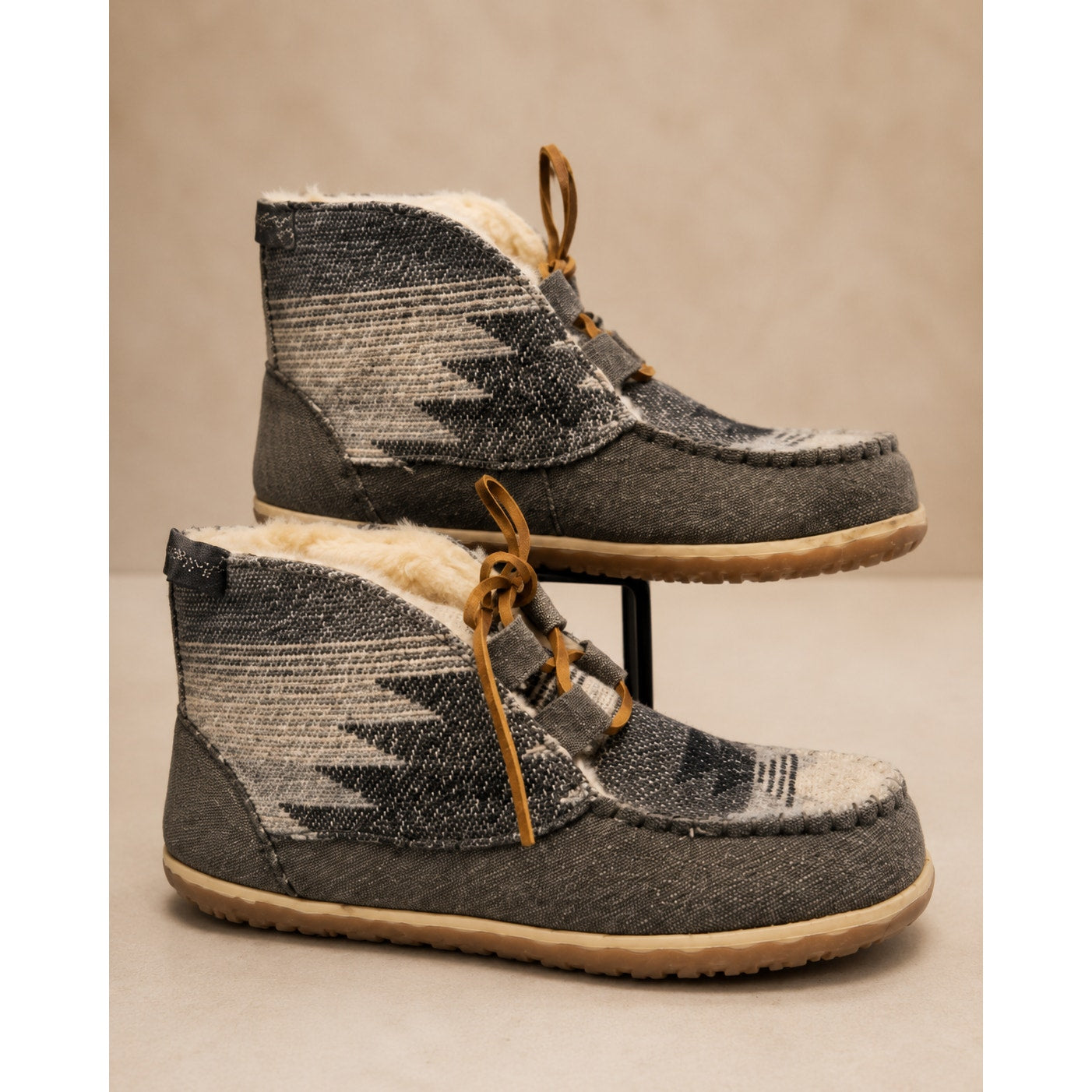 Minnetonka Torrey 40144 Gray Suede Southwestern Moccasin Boots Women's 7