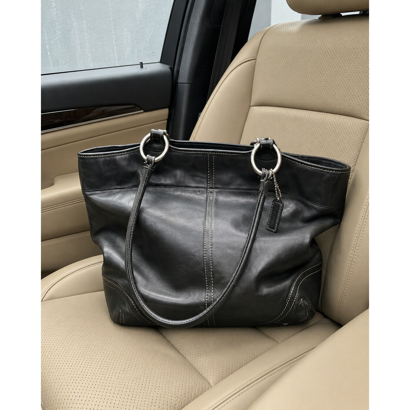 Vintage Y2K Coach Soho Black Smooth Leather Large Shoulder Tote Bag Silver