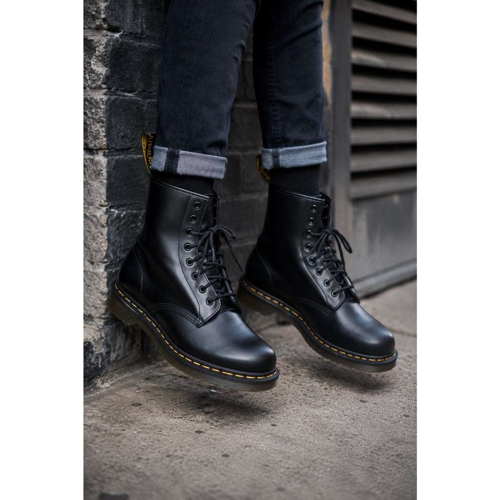 Dr. Martens Women's 1460 Smooth Leather 8-Eye Boots Black US 9