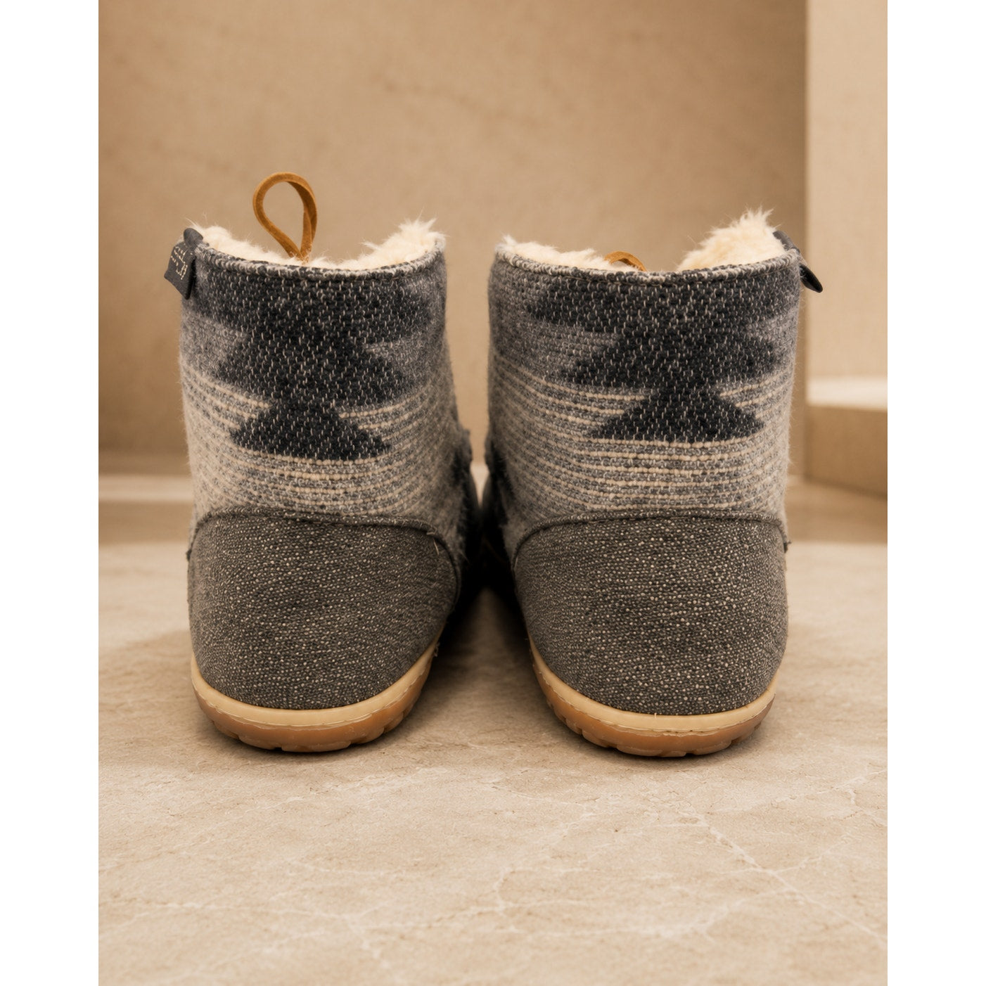 Minnetonka Torrey 40144 Gray Suede Southwestern Moccasin Boots Women's 7