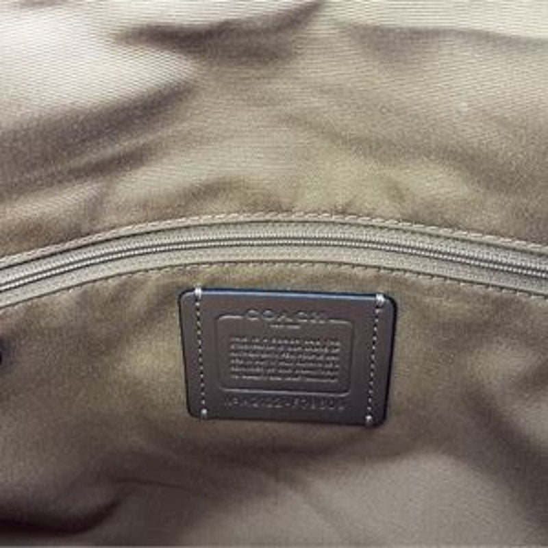 Authentic Coach Gallery Tote shoulder bag in khaki signature canvas with chalk leather trim and gold tone hardware