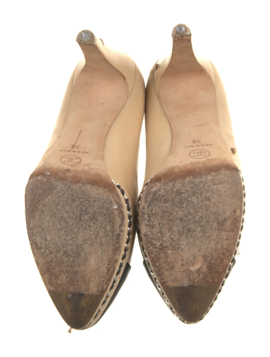 Chanel Interlocking CC beige leather pumps women's outsole view