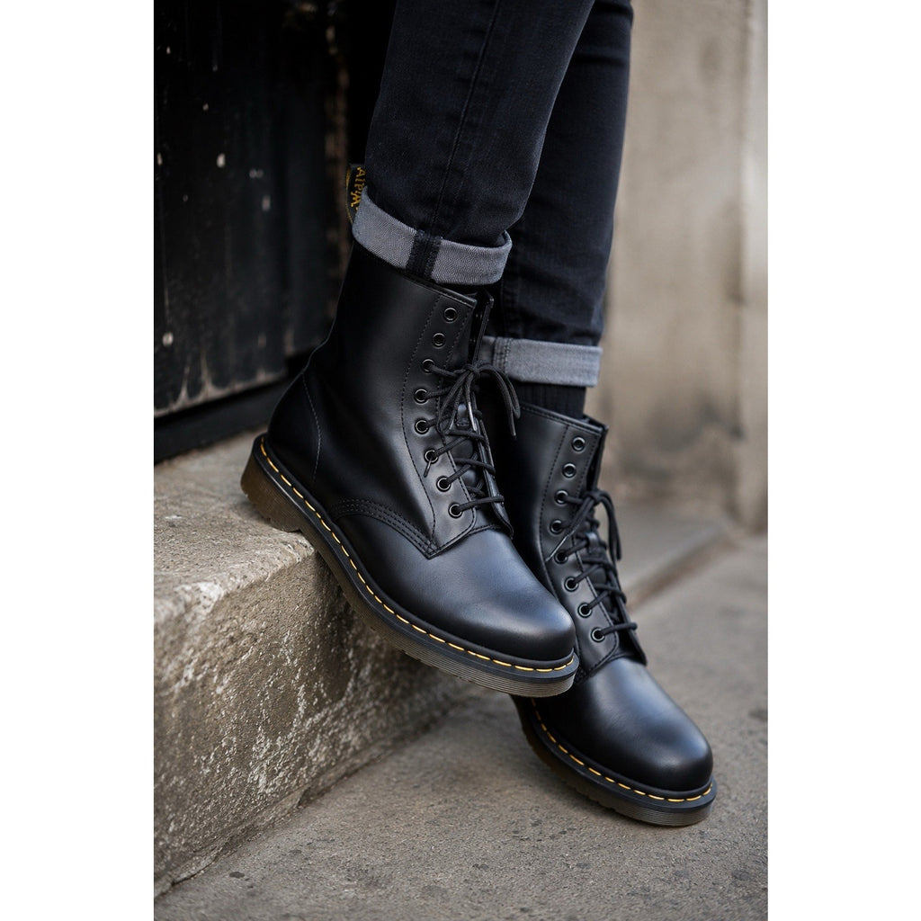 Dr. Martens Women's 1460 Smooth Leather 8-Eye Boots Black US 9