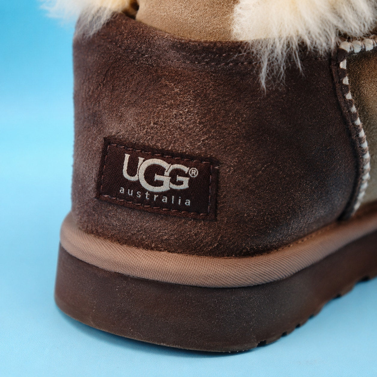 UGG Australia Bailey Button Boots Women 7 Chestnut Suede Sheepskin