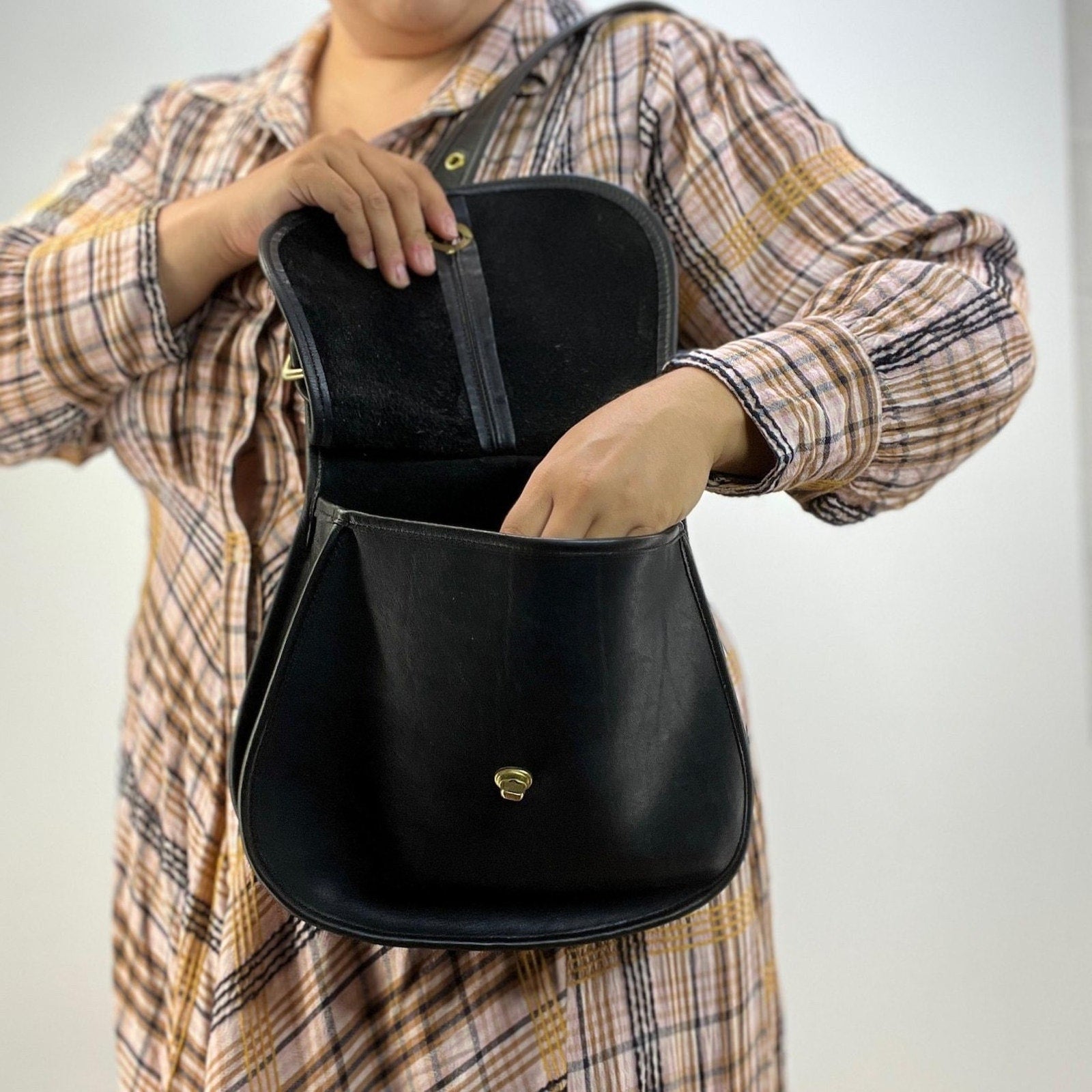 Vintage Coach Ergo 9988 Black Leather Shoulder Bag USA Made