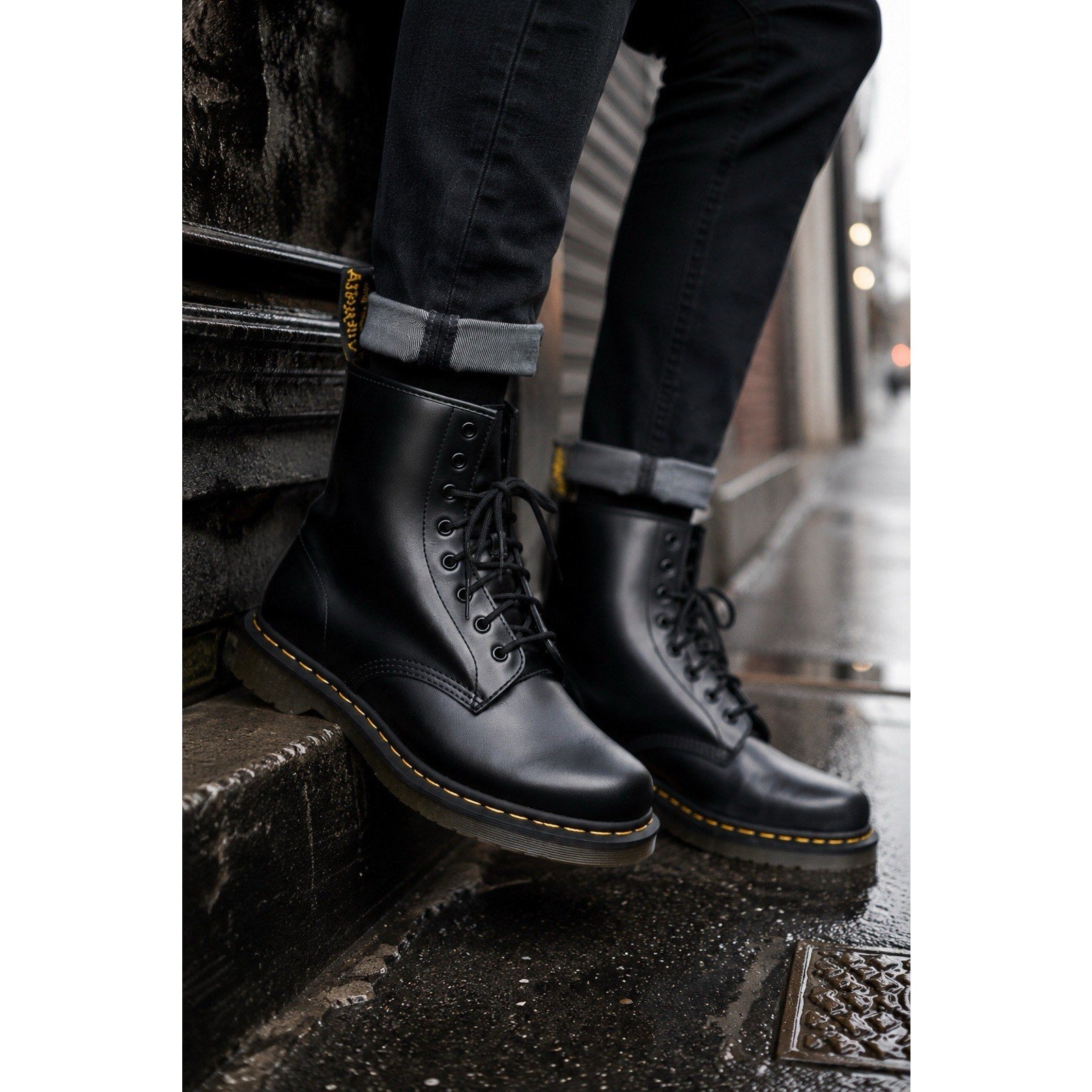 Dr. Martens Women's 1460 Smooth Leather 8-Eye Boots Black US 9
