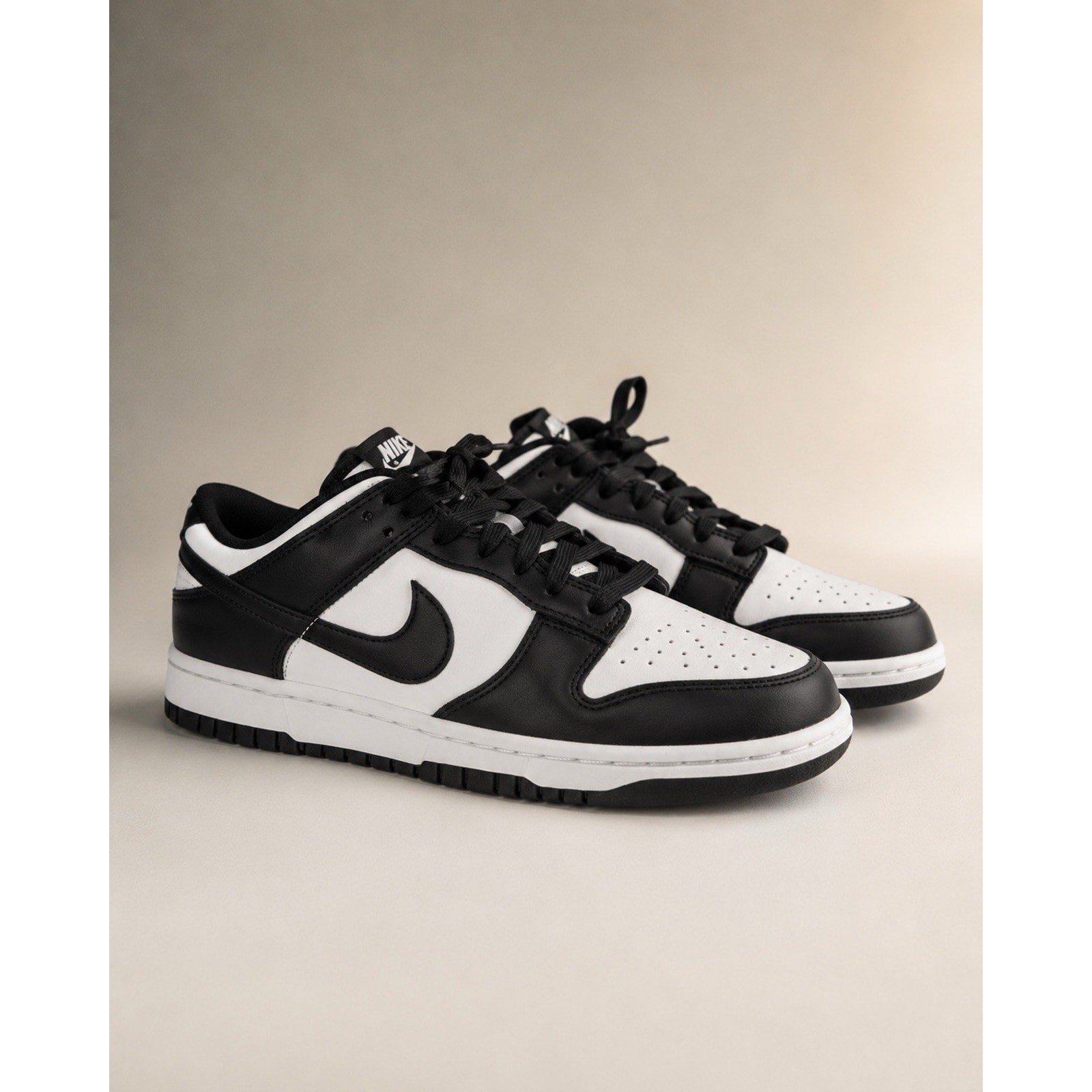 Nike Dunk Low Retro Panda Men’s Size 9 Black White Leather Sneakers